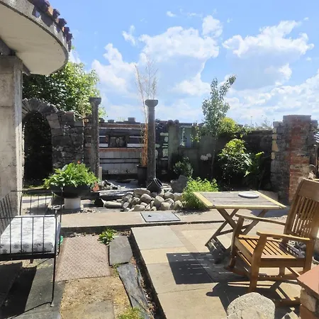 Chalet Small Bohemian Loft In Kinvara