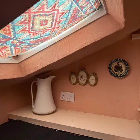 Small Bohemian Loft In Chalet *